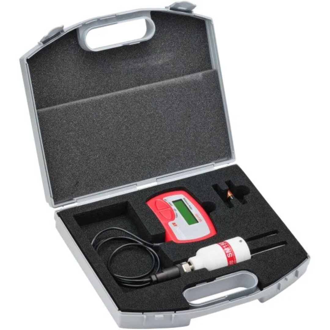 Kit portátil DYNAMAX SM150 para medir el contenido volumétrico de agua en suelos y sustratos con lecturas rápidas y precisión de ±3 %.