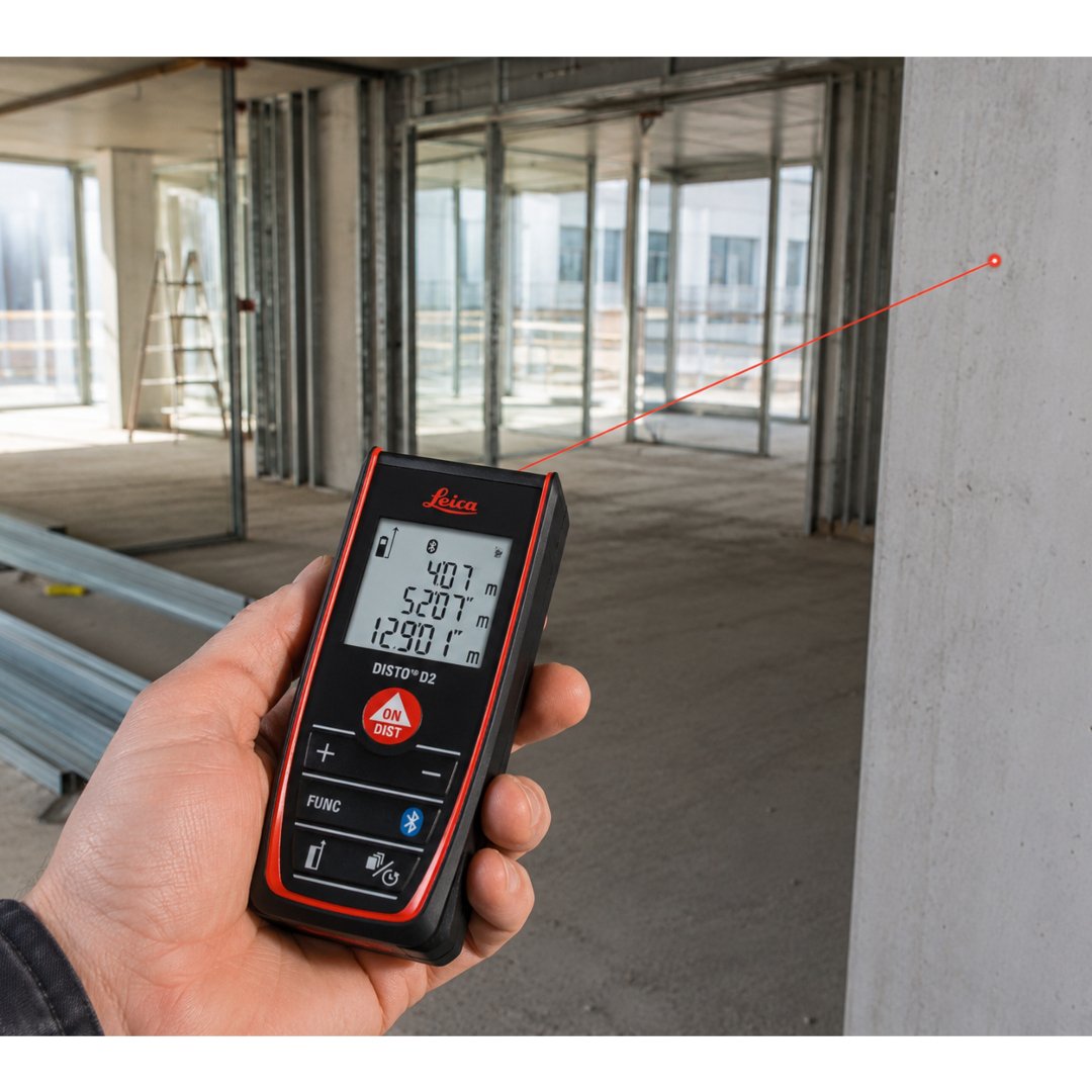 Medidor Leica DISTO D2 con alcance de hasta 100 m, precisión ±1,5 mm, Bluetooth® e IP54. Ideal para topografía, ingeniería y construcción.