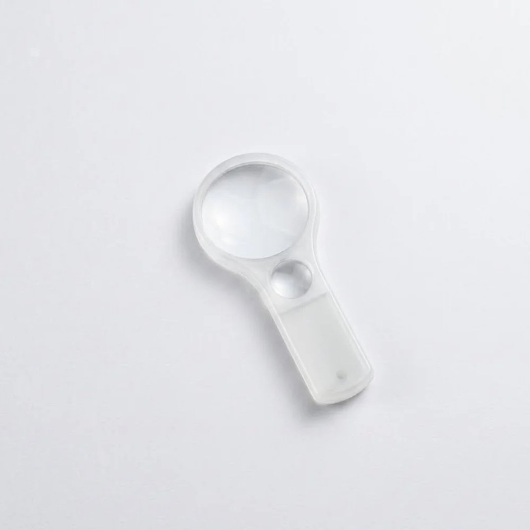 Lupa de mano de plástico con doble aumento 3x y 6x ideal para observación de muestras biológicas, entomológicas, geológicas, experimentos escolares.