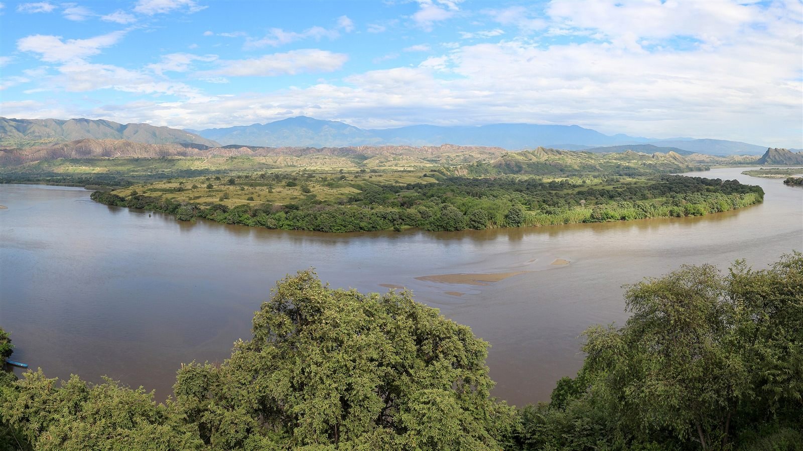 Vista panorámica del río Magdalena en Colombia, hábitat de 233 especies de peces de agua dulce